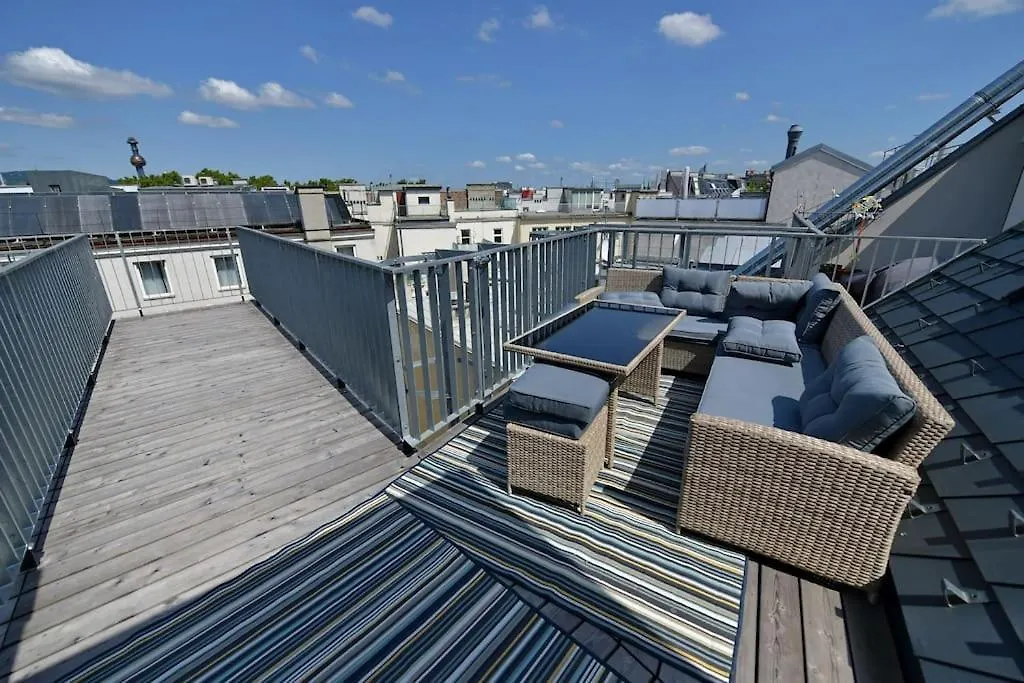 Julius 27 - Duplex Apartment 5 Mins To City Center Vienna 0*,  Austria